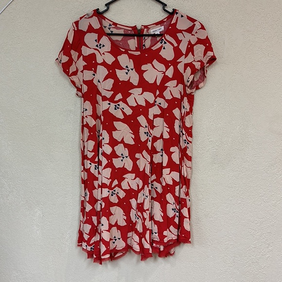 UO Silence + Noice womans red floral Mini Dress Size M - Picture 2 of 10